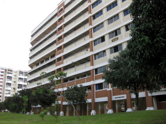 Hougang Avenue 8 thumbnail photo